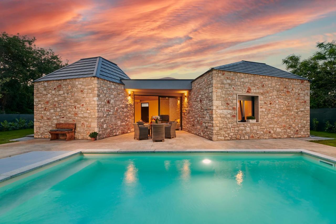 Villa Unique Design Doris
